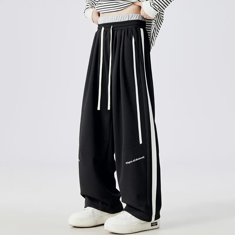 Мужские повседневные брюки большого размера с вышивкой в стиле пэчворк, широкие брюки прямого кроя, две талии, модные американские брюки из полиэфирного волокна
Мужские повседневные брюки большого размера с вышивкой в стиле пэчворк, широкие брюки прямого кроя, две талии, модные американские брюки из полиэфирного волокна