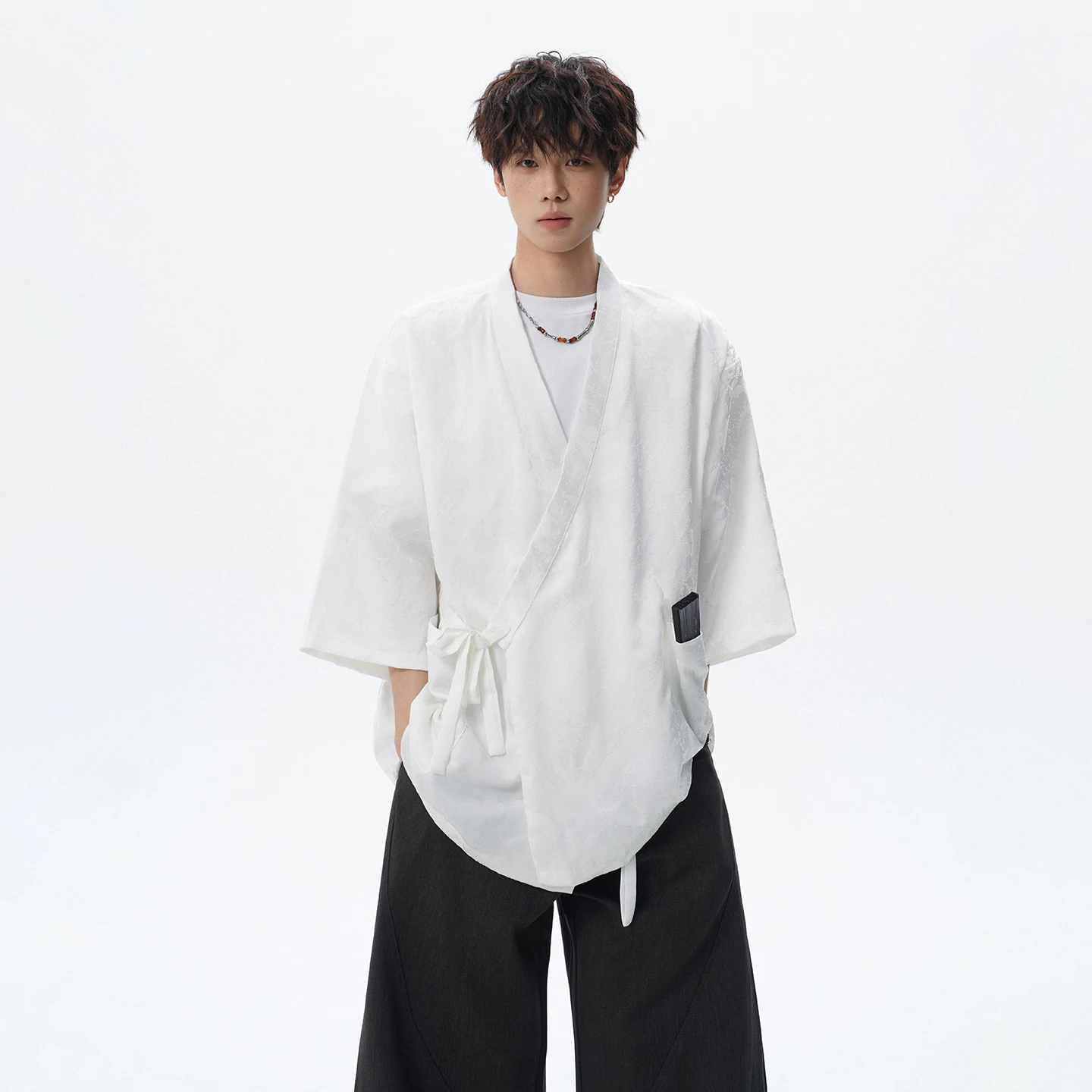 2026 New Summer Men's Cotton and Linen V-Neck Loose Five-quarter Sleeve Short Sleeve Shirt Loose Casual Large Size Premium Top
2026 New Summer Men's Cotton and Linen V-Neck Loose Five-quarter Sleeve Short Sleeve Shirt Loose Casual Large Size Premium Top