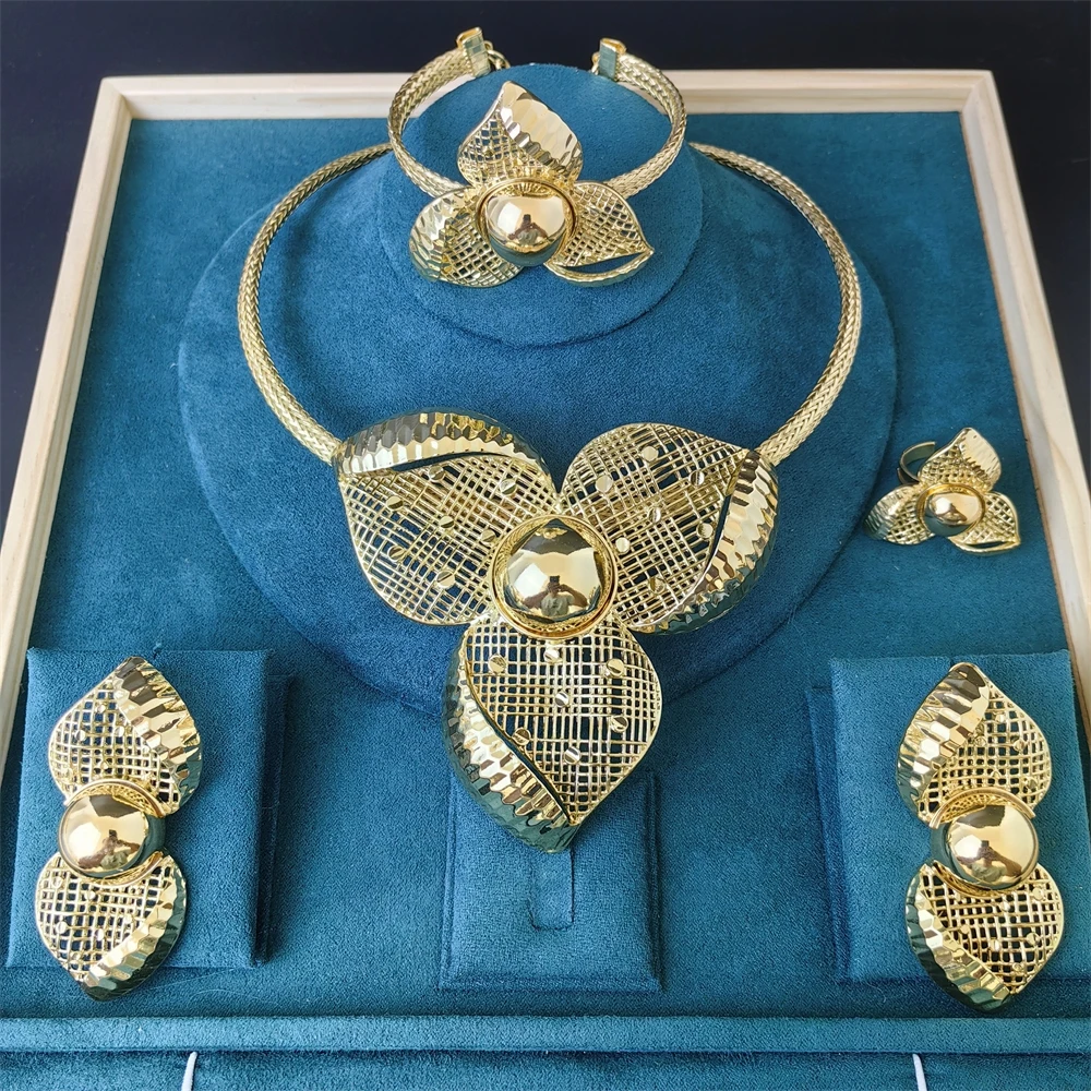 Classic Fashion Jewelry Set Dubai Gold Color Women Necklace Big Pendant Nice Earrings Nigerian Bridal Wedding Jewelry
Classic Fashion Jewelry Set Dubai Gold Color Women Necklace Big Pendant Nice Earrings Nigerian Bridal Wedding Jewelry