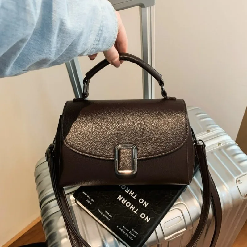 Chic Parenthood Designer Diaper Bag For Women Luxury Leather Tote Elegant Crossbody Bag Stylish Modern Mom
Chic Parenthood Designer Diaper Bag For Women Luxury Leather Tote Elegant Crossbody Bag Stylish Modern Mom