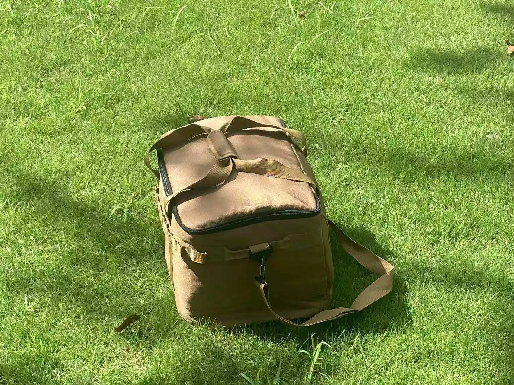 Outdoor Large Capacity Tool Storage Bag Can Be Detachable Multi-functional Large Capacity Camping Cookware Bag
Outdoor Large Capacity Tool Storage Bag Can Be Detachable Multi-functional Large Capacity Camping Cookware Bag