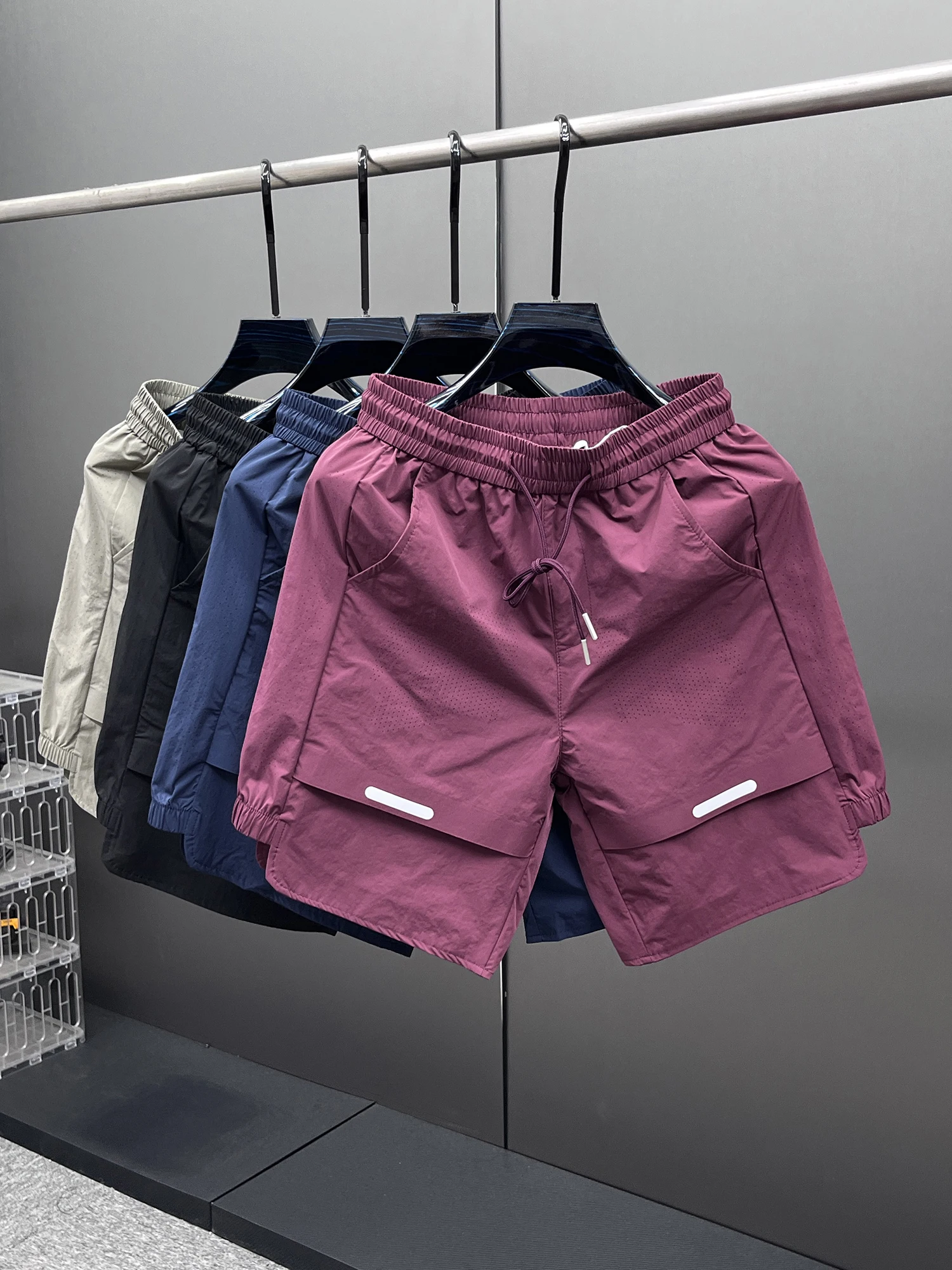 Мужские спортивные брюки Cool Sensation Qui Dry для активного отдыха, дышащие, повседневные, для работы, летние, новинка, модные
Мужские спортивные брюки Cool Sensation Qui Dry для активного отдыха, дышащие, повседневные, для работы, летние, новинка, модные