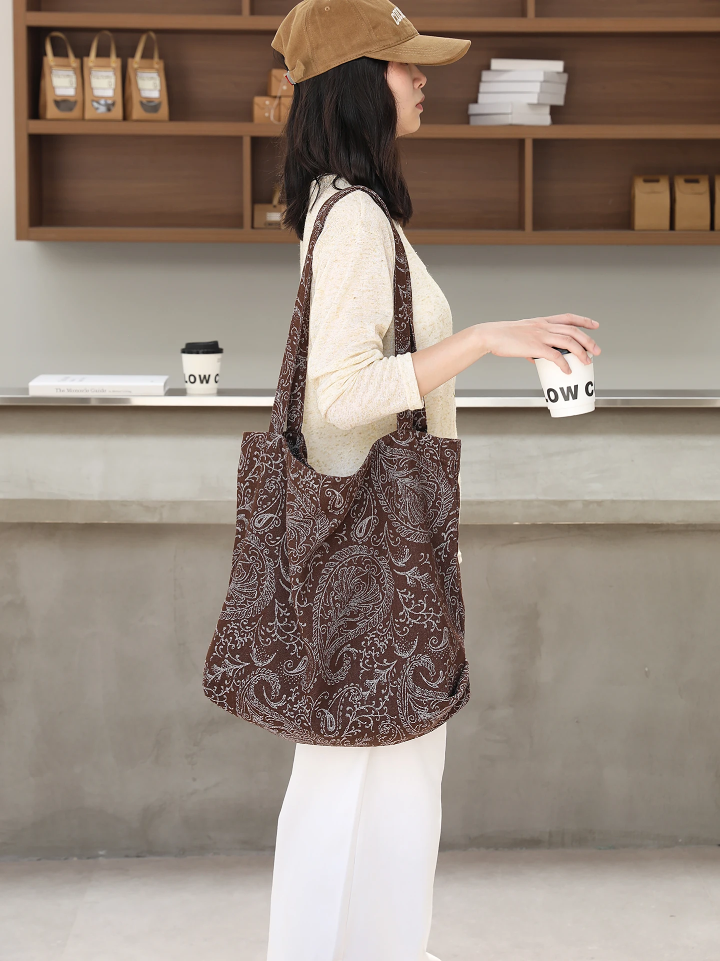 Casual Korean Style Canvas Tote Bag Floral Print Shopping Bag Women's Shoulder Handbag Lazy Style Nut Flower Pattern Bag
Casual Korean Style Canvas Tote Bag Floral Print Shopping Bag Women's Shoulder Handbag Lazy Style Nut Flower Pattern Bag