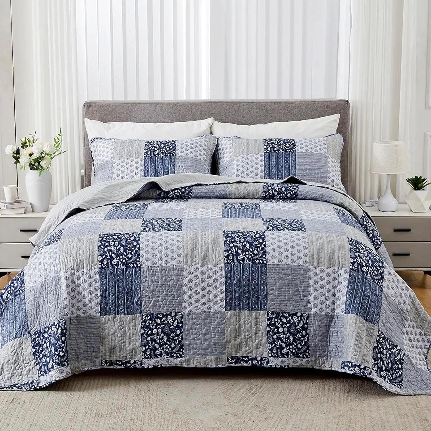 Oversized King Size Quilt Set Navy Blue Grey Plaid Patchwork Reversible Lightweight Bed Cover 3-Piece
Oversized King Size Quilt Set Navy Blue Grey Plaid Patchwork Reversible Lightweight Bed Cover 3-Piece