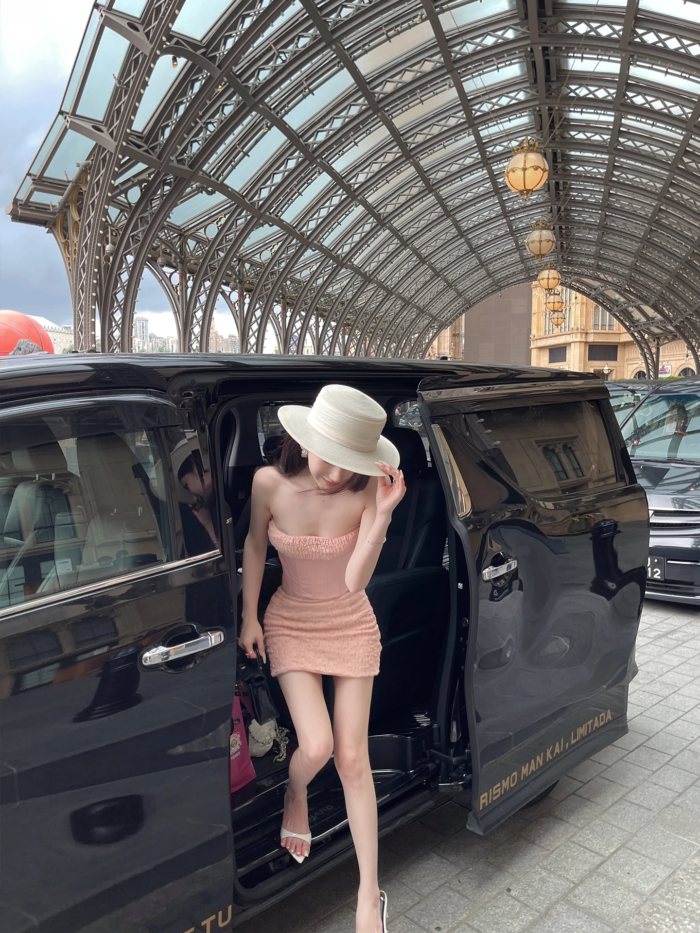 ChiclyNana Spicy Girl Sweet And Spicy Розовый топ-труба ort Sve Комплект юбки Женский модный летний наряд Полиэфирное волокно
ChiclyNana Spicy Girl Sweet And Spicy Розовый топ-труба ort Sve Комплект юбки Женский модный летний наряд Полиэфирное волокно