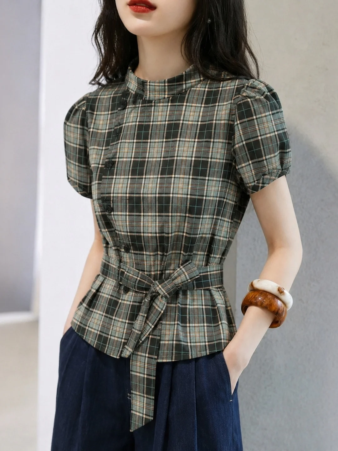 Summer 2026 Women's Korean Style Plaid Short Sleeve Shirt Waist Cinching Belt Design Slimming Commute Versatile Top
Summer 2026 Women's Korean Style Plaid Short Sleeve Shirt Waist Cinching Belt Design Slimming Commute Versatile Top