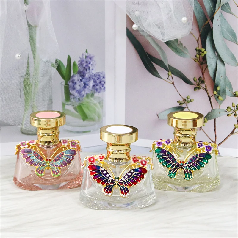 30pcs 30ml Handmade Diamond Inlay Metal Butterfly Design Perfume Bottle Refillable Attar Glass Spray Bottles Home Decoration
30pcs 30ml Handmade Diamond Inlay Metal Butterfly Design Perfume Bottle Refillable Attar Glass Spray Bottles Home Decoration
