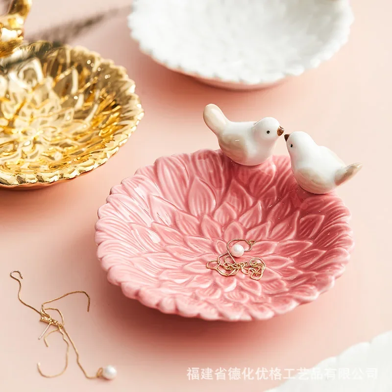 Jewelry Storage Tray Jewelry Display Stand Cute Bird Ceramic Tray Jewelry Decoration Snack Plate
Jewelry Storage Tray Jewelry Display Stand Cute Bird Ceramic Tray Jewelry Decoration Snack Plate