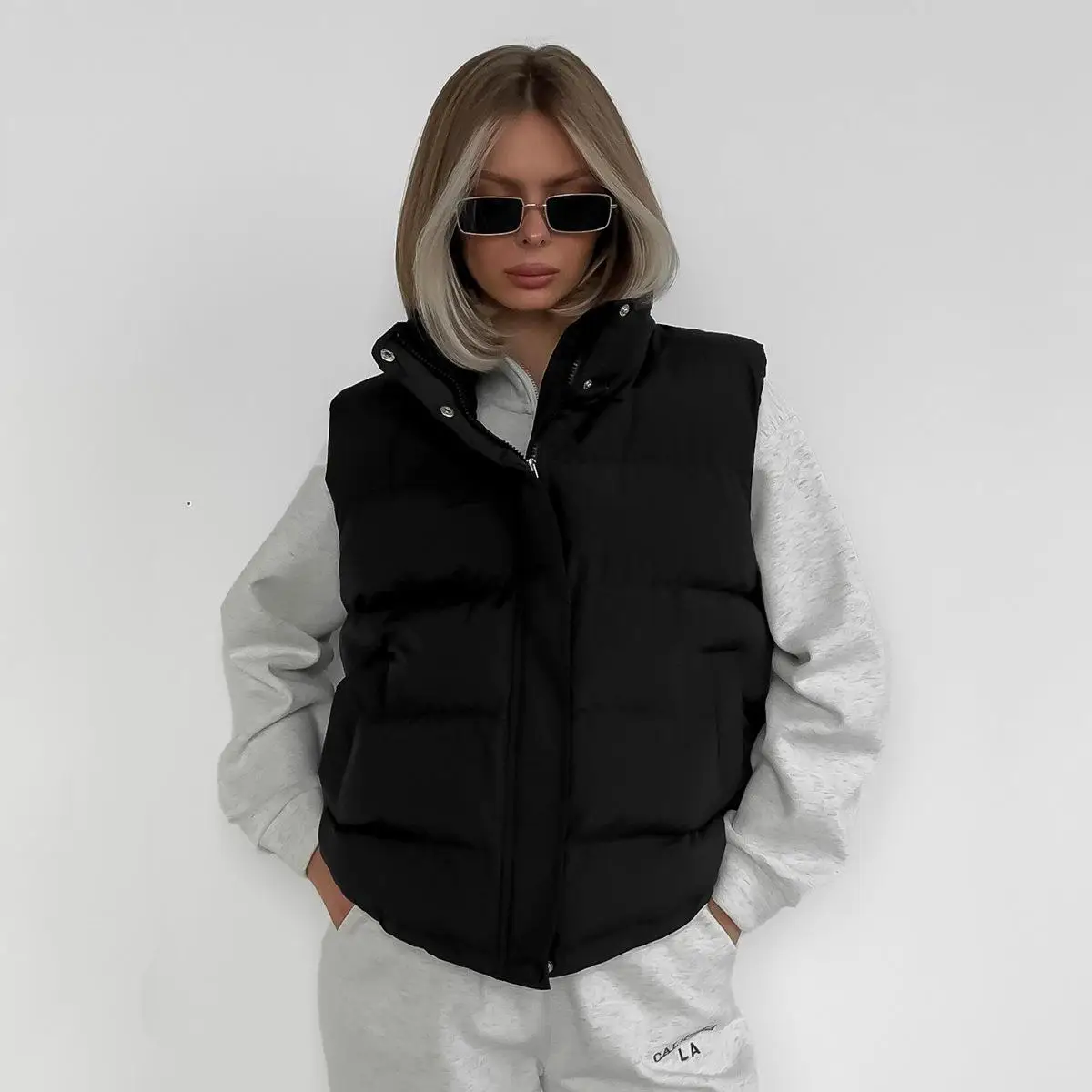 Trendy Cotton down Jaet Vest 2025 Autumn Winter New Sle Svel Hooded Outerwear for Women Faionable Streetwear
Trendy Cotton down Jaet Vest 2025 Autumn Winter New Sle Svel Hooded Outerwear for Women Faionable Streetwear
