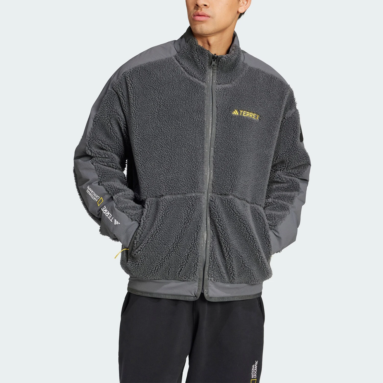 Adidas genuine genuine 2024 New Men and Women Knitted Outdoor Jacket JJ4356
Adidas genuine genuine 2024 New Men and Women Knitted Outdoor Jacket JJ4356