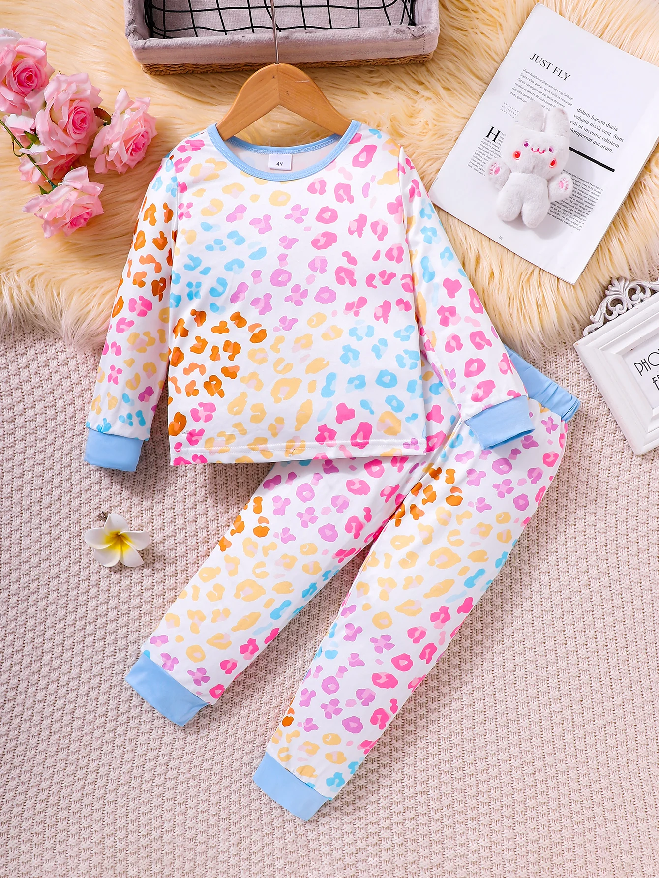 Girls Casual Floral Print Full Print Long Sleeve Long Pants Two-Piece Set Children's Clothing Outfit
Girls Casual Floral Print Full Print Long Sleeve Long Pants Two-Piece Set Children's Clothing Outfit