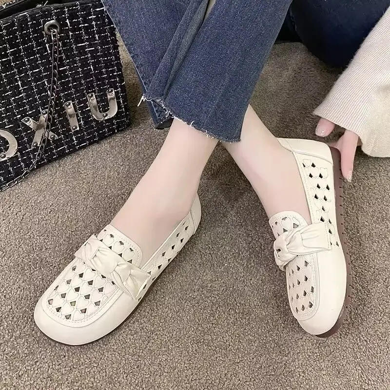 2026 New Summer Perforated Flat Slip-On Loafers for Moms Pregnant Women Work Soft Sole Comfort Shoes
2026 New Summer Perforated Flat Slip-On Loafers for Moms Pregnant Women Work Soft Sole Comfort Shoes