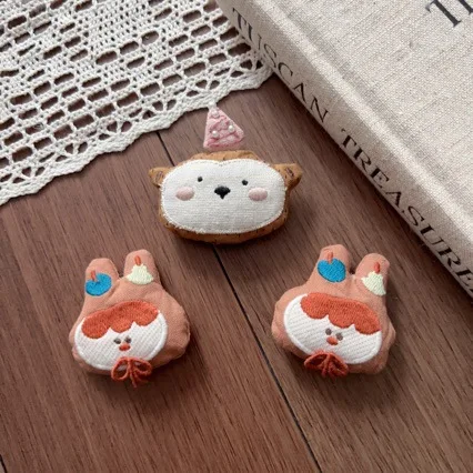 High Quality Soft Stuffed Fabric Cartoon Monkey Bunny Hair Clip Brooch Pendant Korean Cute for Apparel Embellishment
High Quality Soft Stuffed Fabric Cartoon Monkey Bunny Hair Clip Brooch Pendant Korean Cute for Apparel Embellishment