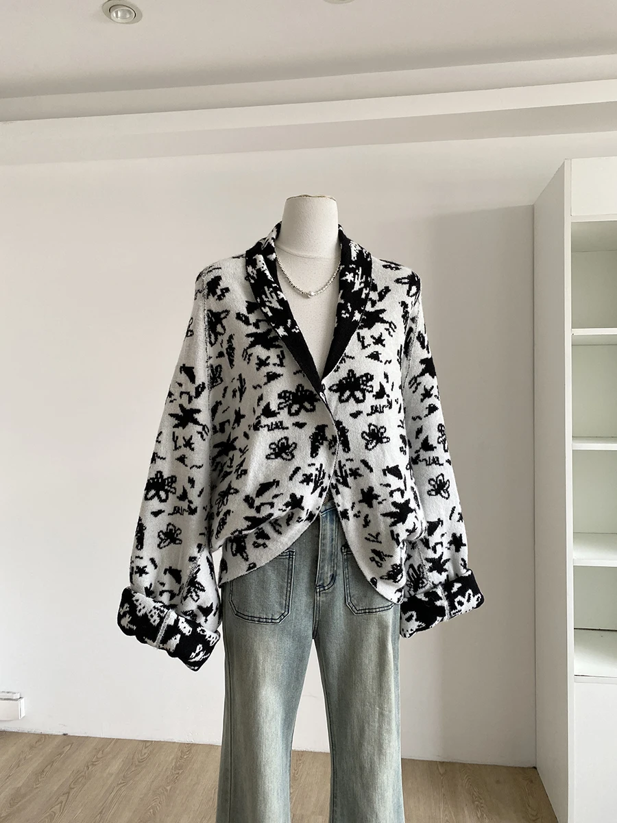 2025 Autumn Winter Fashionable Korean Style Loose Sweater Jacket Slimming Unique Personality Top Polyester Fiber 100%
2025 Autumn Winter Fashionable Korean Style Loose Sweater Jacket Slimming Unique Personality Top Polyester Fiber 100%