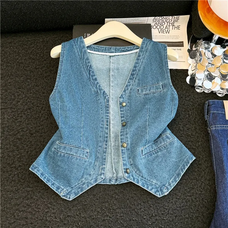 Vintage Washed Blue Slim Thin Short Denim Vest Summer New Women V-Neck Single-Breasted Sleeveless Irregular Hem Cowboy Waistcoat
Vintage Washed Blue Slim Thin Short Denim Vest Summer New Women V-Neck Single-Breasted Sleeveless Irregular Hem Cowboy Waistcoat