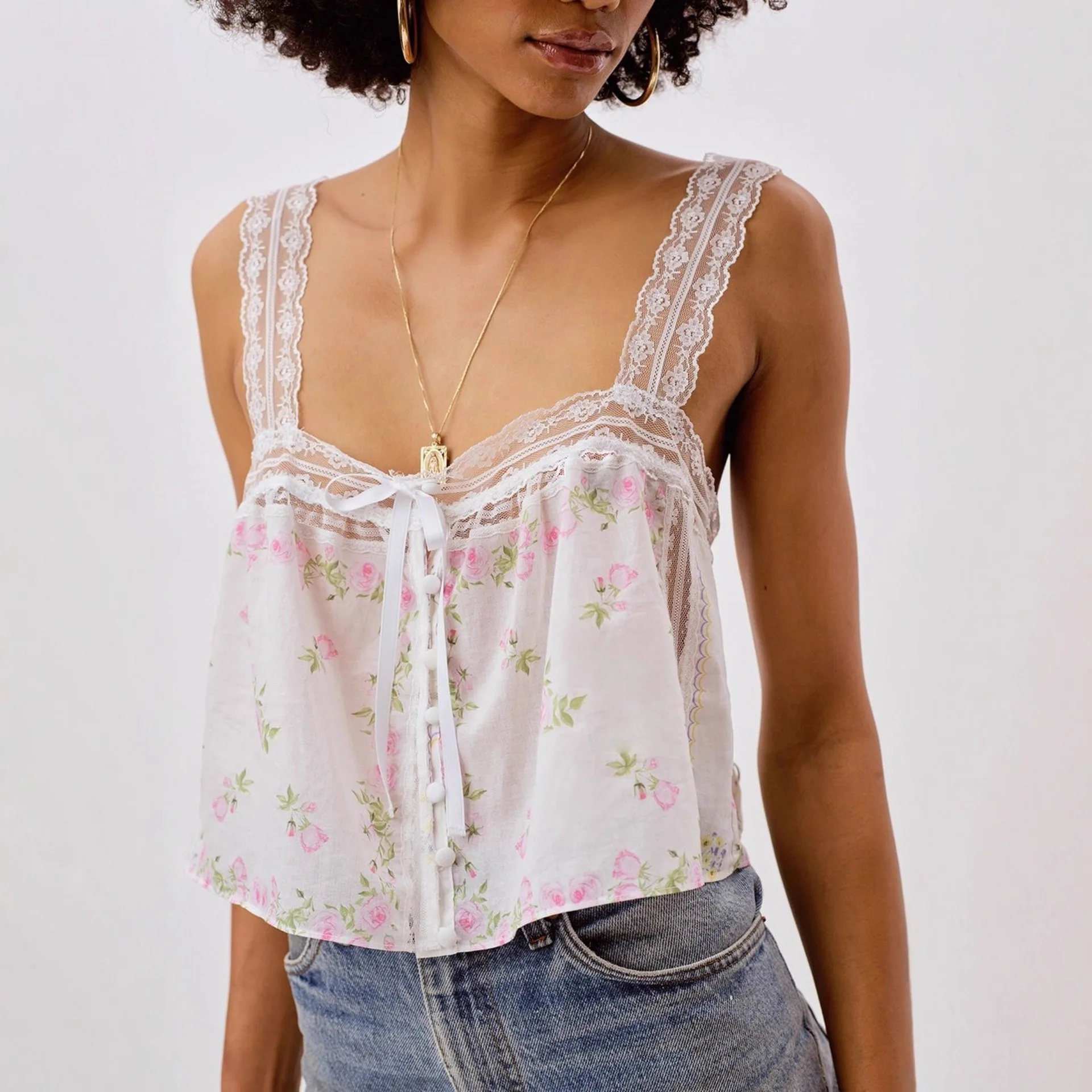 New Summer 2026 Collection Women's fashion printed lace up camisole vest Bohemian vest summer holiday cut vest
New Summer 2026 Collection Women's fashion printed lace up camisole vest Bohemian vest summer holiday cut vest
