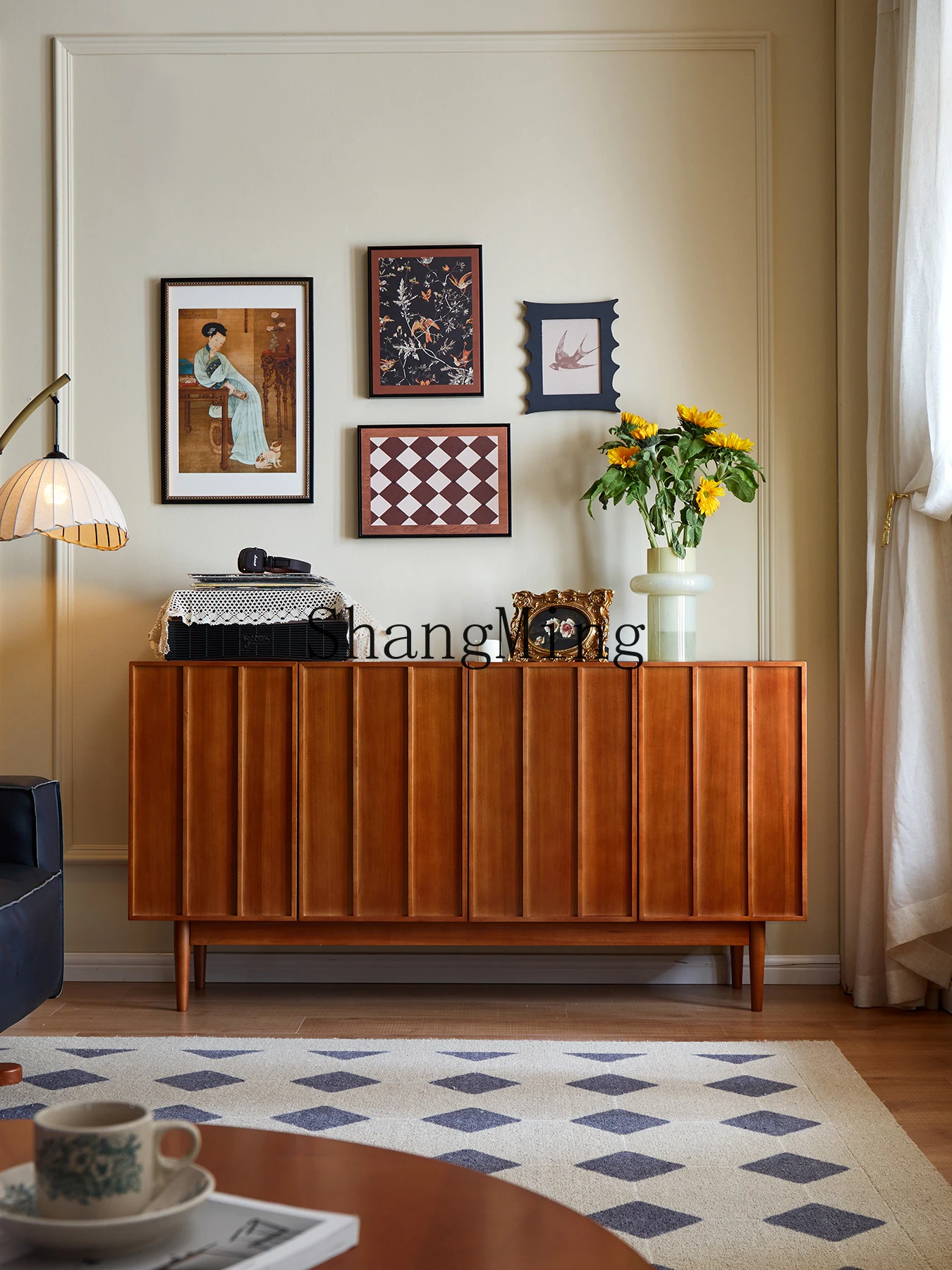 TMJ solid wood dining side cabinet household living room storage cabinet retro tea cabinet wall decorative
TMJ solid wood dining side cabinet household living room storage cabinet retro tea cabinet wall decorative