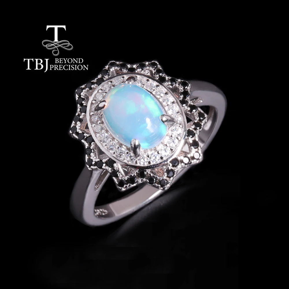 Exquisite natural colorful Opal 925 sterling silver women's ring for weddings and banquets nice jewelry
Exquisite natural colorful Opal 925 sterling silver women's ring for weddings and banquets nice jewelry
