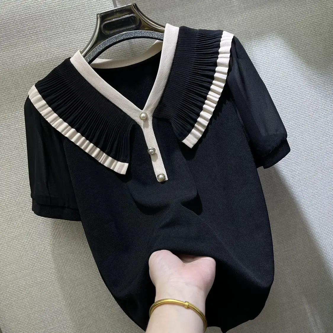 Women Summer Ice Silk Knitted T-Shirt Elegant Short Sleeve V Neck Loose Shirt Casual Solid Korean Chic Simple Tops Female S919
Women Summer Ice Silk Knitted T-Shirt Elegant Short Sleeve V Neck Loose Shirt Casual Solid Korean Chic Simple Tops Female S919