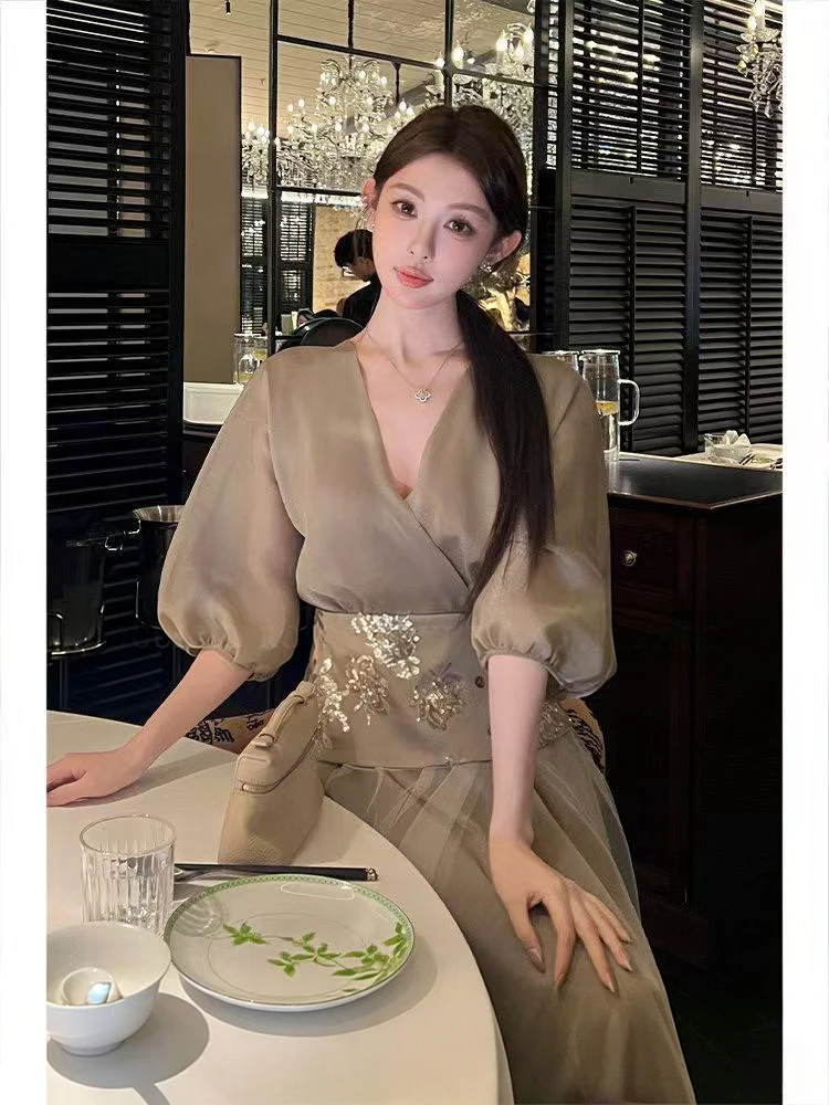 plus Size Women's Summer Slimming Waist Cinched Short Sleeve V-Neck Top And Skirt Set Luxury And Elegance Bubble Sleeve Regul...
plus Size Women's Summer Slimming Waist Cinched Short Sleeve V-Neck Top And Skirt Set Luxury And Elegance Bubble Sleeve Regul...