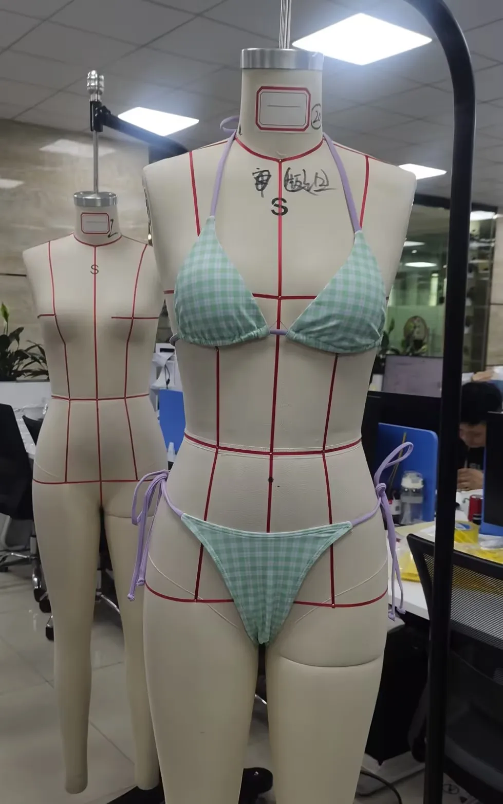 Women's Plaid Print Bikini Set Fashion Halter String Swimsuits Summer Two Piece Bathing Suit
Women's Plaid Print Bikini Set Fashion Halter String Swimsuits Summer Two Piece Bathing Suit