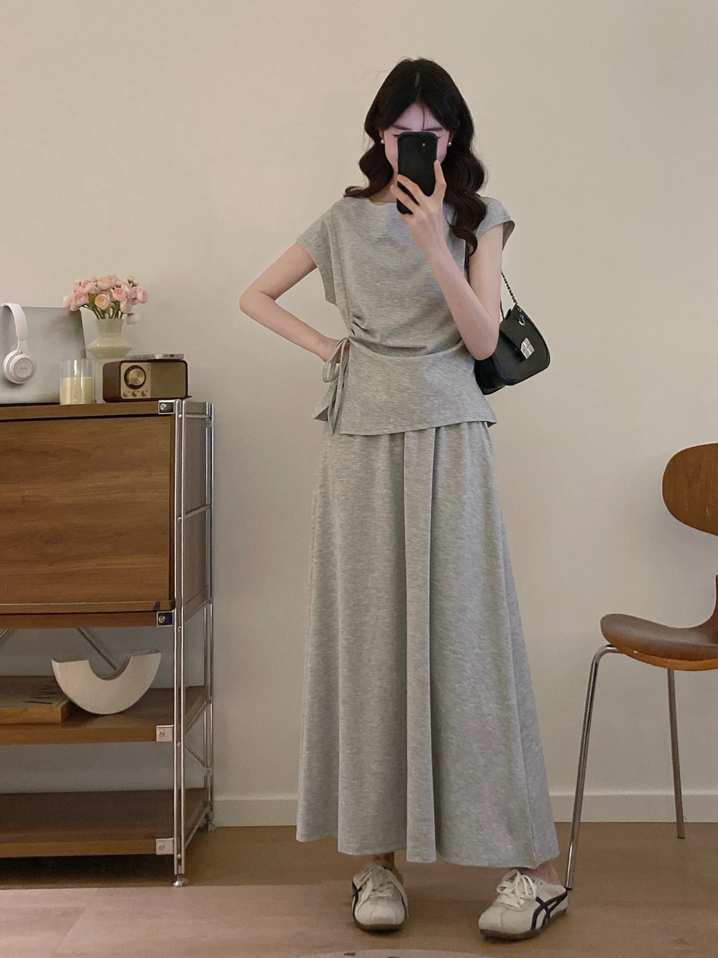 Ladies Summer plus Size Belted Waist Top And Skirt Two Piece Set High Waist A-Line Skirt Korean Style Iron-Free Polyester Fiber
Ladies Summer plus Size Belted Waist Top And Skirt Two Piece Set High Waist A-Line Skirt Korean Style Iron-Free Polyester Fiber