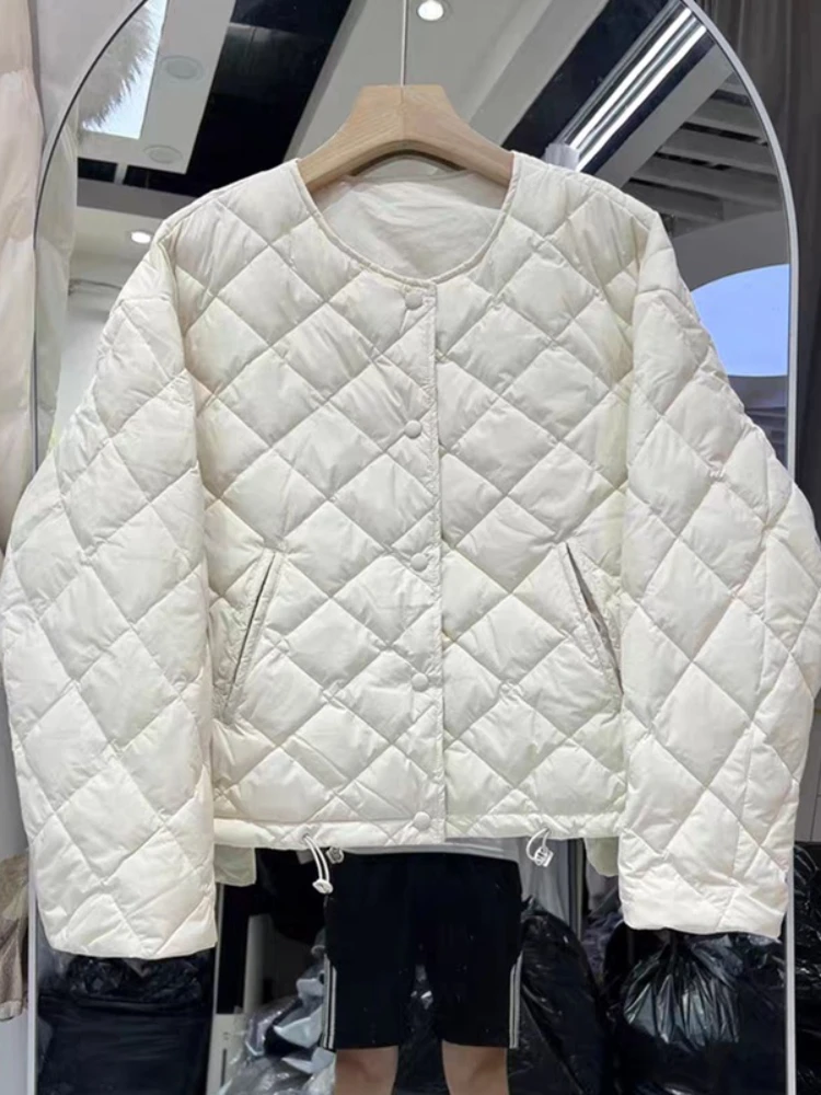 90 White Duck Puffer Coat Rhombic Lightweight Short Jacket Women 2025New Fashion Casual Loose Fall/Winter Multicolor Down Jacket
90 White Duck Puffer Coat Rhombic Lightweight Short Jacket Women 2025New Fashion Casual Loose Fall/Winter Multicolor Down Jacket