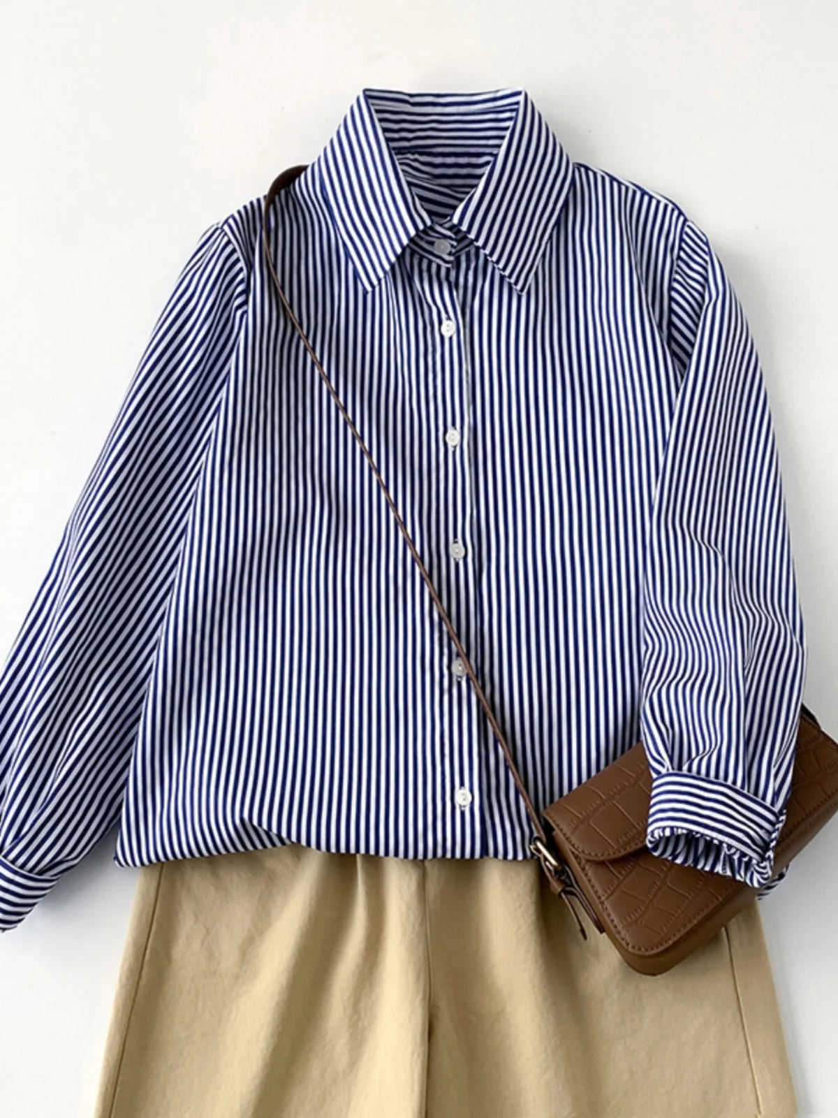 Blue White Stripes Long Sve irt Women's Artistic Retro Loose Fit Top Commute Sle Button up Casual Spring irt
Blue White Stripes Long Sve irt Women's Artistic Retro Loose Fit Top Commute Sle Button up Casual Spring irt