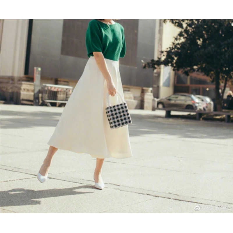 25 year spring/summer new simple and versatile triacetate mid length A-line skirt
25 year spring/summer new simple and versatile triacetate mid length A-line skirt