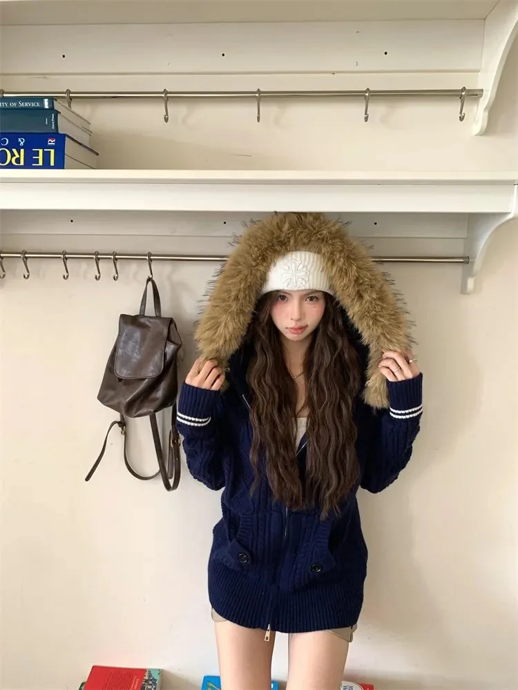 Женские длинные кардиганы и свитеры: осенние, драпированные, с воротником-стойкой, повседневные, элегантные, девичьи, до колена, модные, из искусственного меха под норку, с цветочным принтом, в стиле Y2K
Женские длинные кардиганы и свитеры: осенние, драпированные, с воротником-стойкой, повседневные, элегантные, девичьи, до колена, модные, из искусственного меха под норку, с цветочным принтом, в стиле Y2K