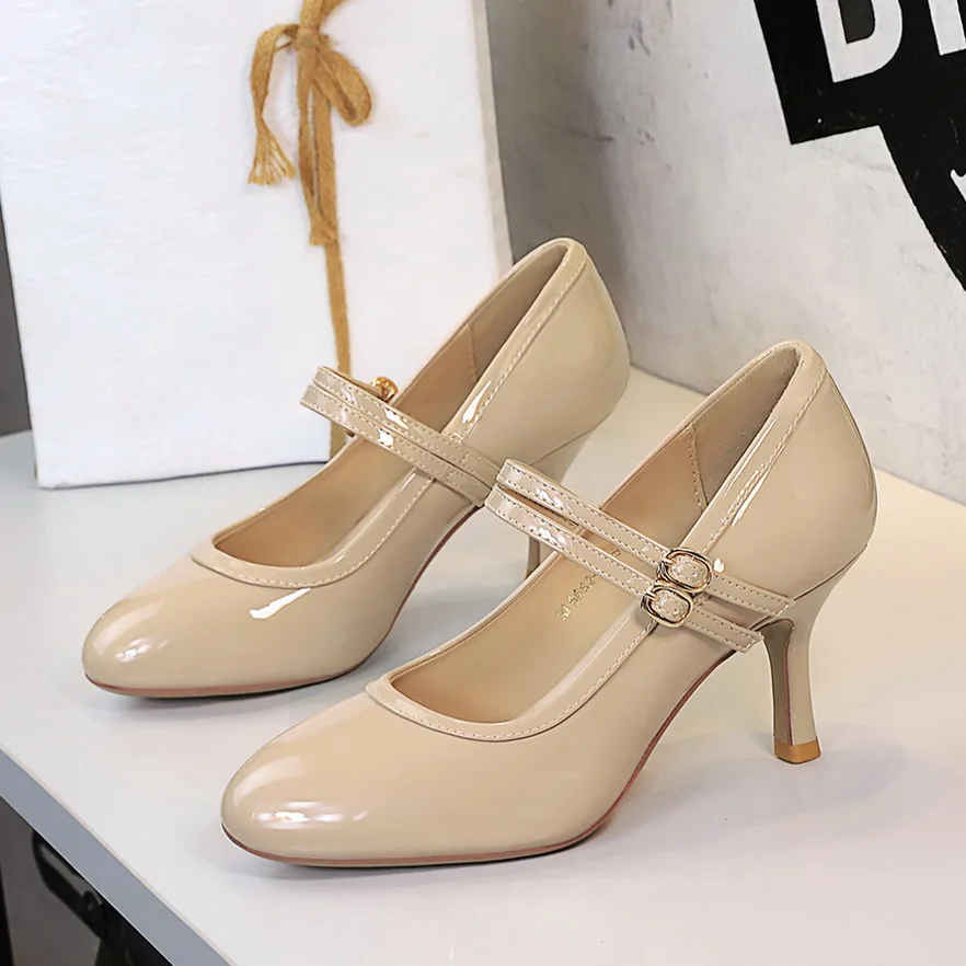 Туфли BIGTREE, женские туфли-лодочки, туфли Мэри Джейн из лакированной кожи с двойной пряжкой, женские туфли на шпильке 7 см с круглой головкой
Туфли BIGTREE, женские туфли-лодочки, туфли Мэри Джейн из лакированной кожи с двойной пряжкой, женские туфли на шпильке 7 см с круглой головкой