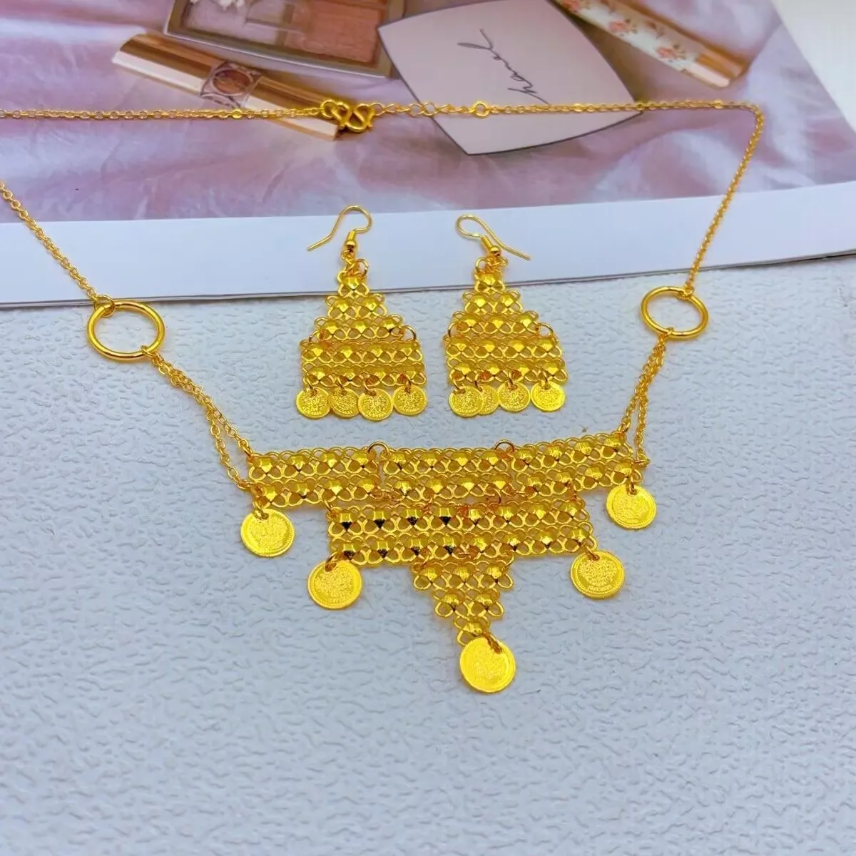 Italian New 24K Gold Plated Necklace Earrings for Romantic Wedding Party Jewelry Set for Lovers YY10887
Italian New 24K Gold Plated Necklace Earrings for Romantic Wedding Party Jewelry Set for Lovers YY10887