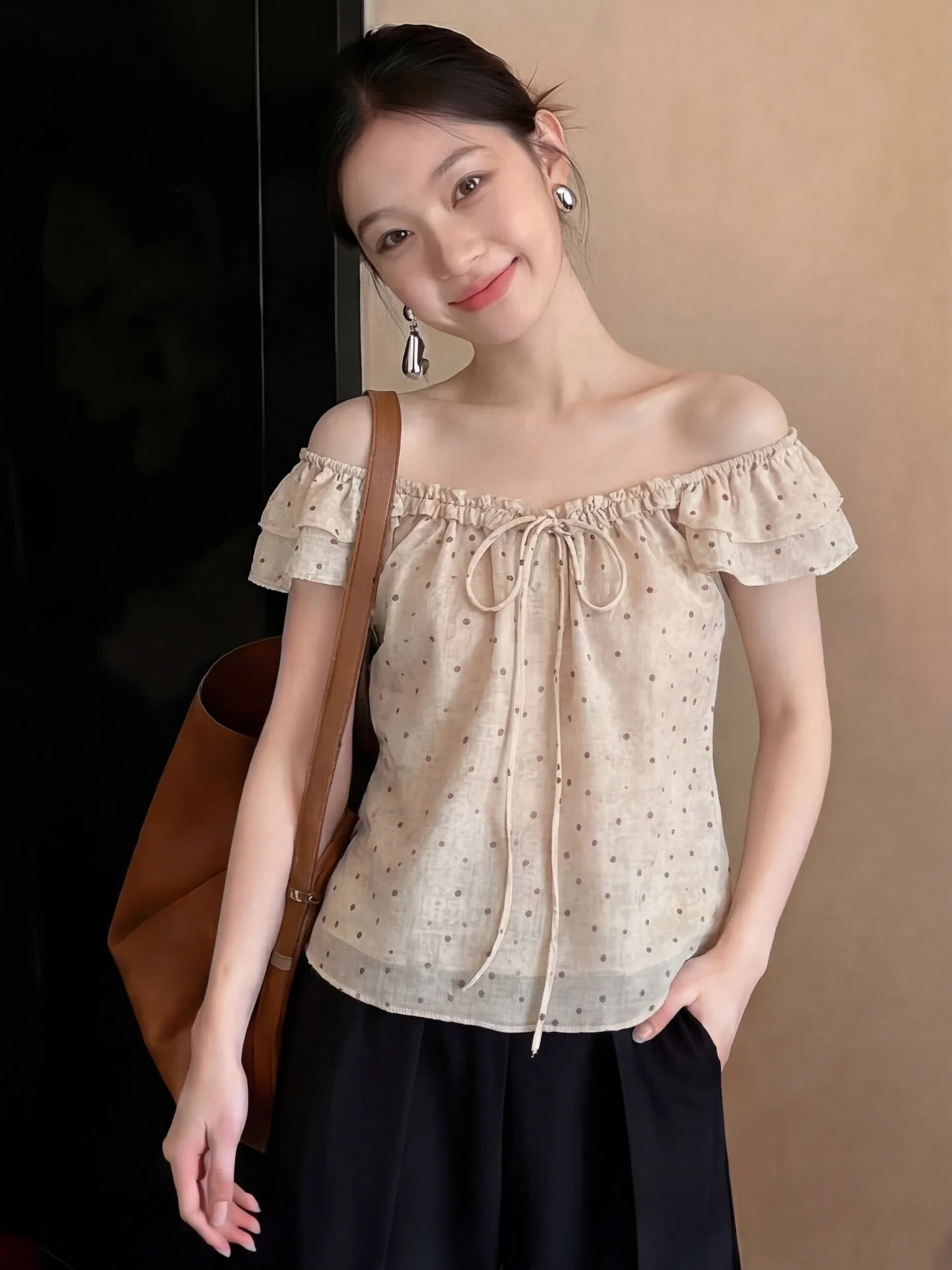 Summer New Polka Dot Fly Sleeve Shirt Women's Fashion Small Size Knot Tie Square Collar Top Orange Pink Dot Pattern
Summer New Polka Dot Fly Sleeve Shirt Women's Fashion Small Size Knot Tie Square Collar Top Orange Pink Dot Pattern