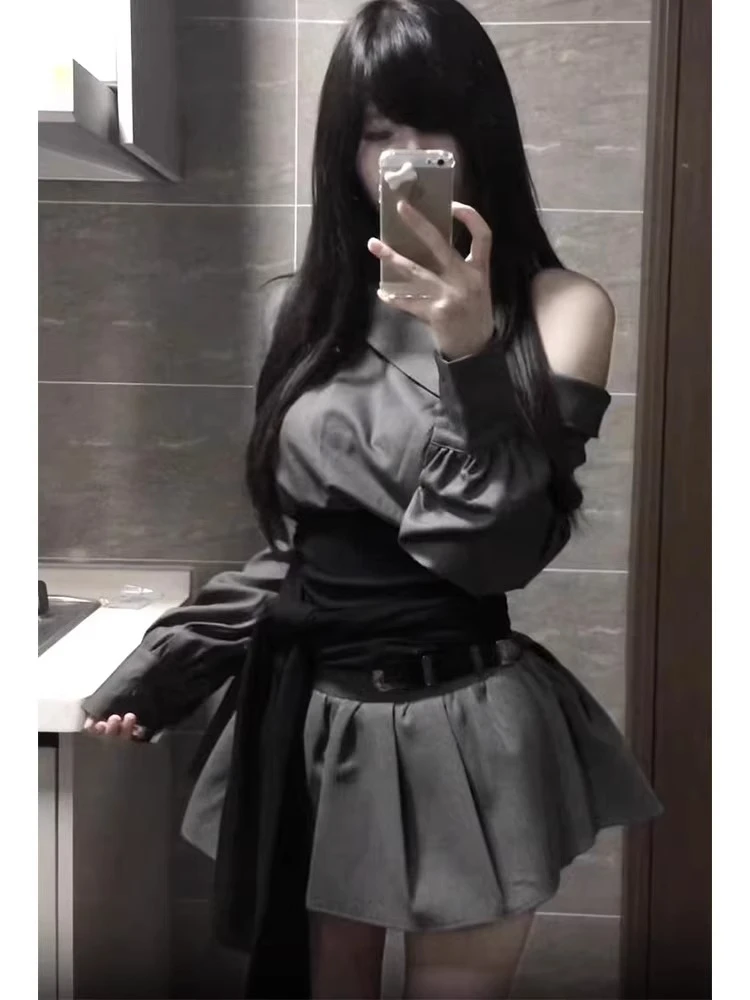 Fashion Hot Girl Korean Style Slim Long Sleeve 2-piece Set Designer Hepburn Chic Vintage Sweet Grey High-waist Short Skirt Suit
Fashion Hot Girl Korean Style Slim Long Sleeve 2-piece Set Designer Hepburn Chic Vintage Sweet Grey High-waist Short Skirt Suit