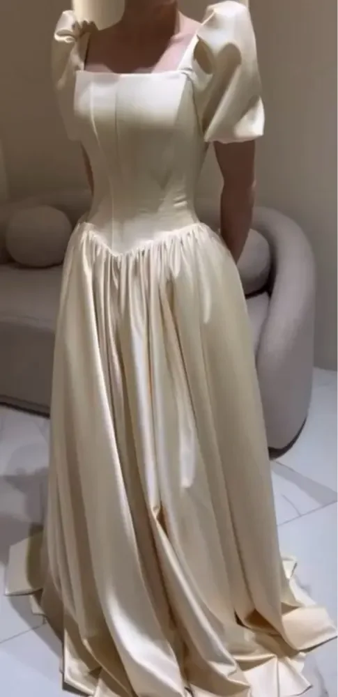 TL Simple Square Neck A Line Long Bridesmaid Dresses Short Sleeves Light Champagne Evening Prom Gowns Korea Photoshoot Customize
TL Simple Square Neck A Line Long Bridesmaid Dresses Short Sleeves Light Champagne Evening Prom Gowns Korea Photoshoot Customize