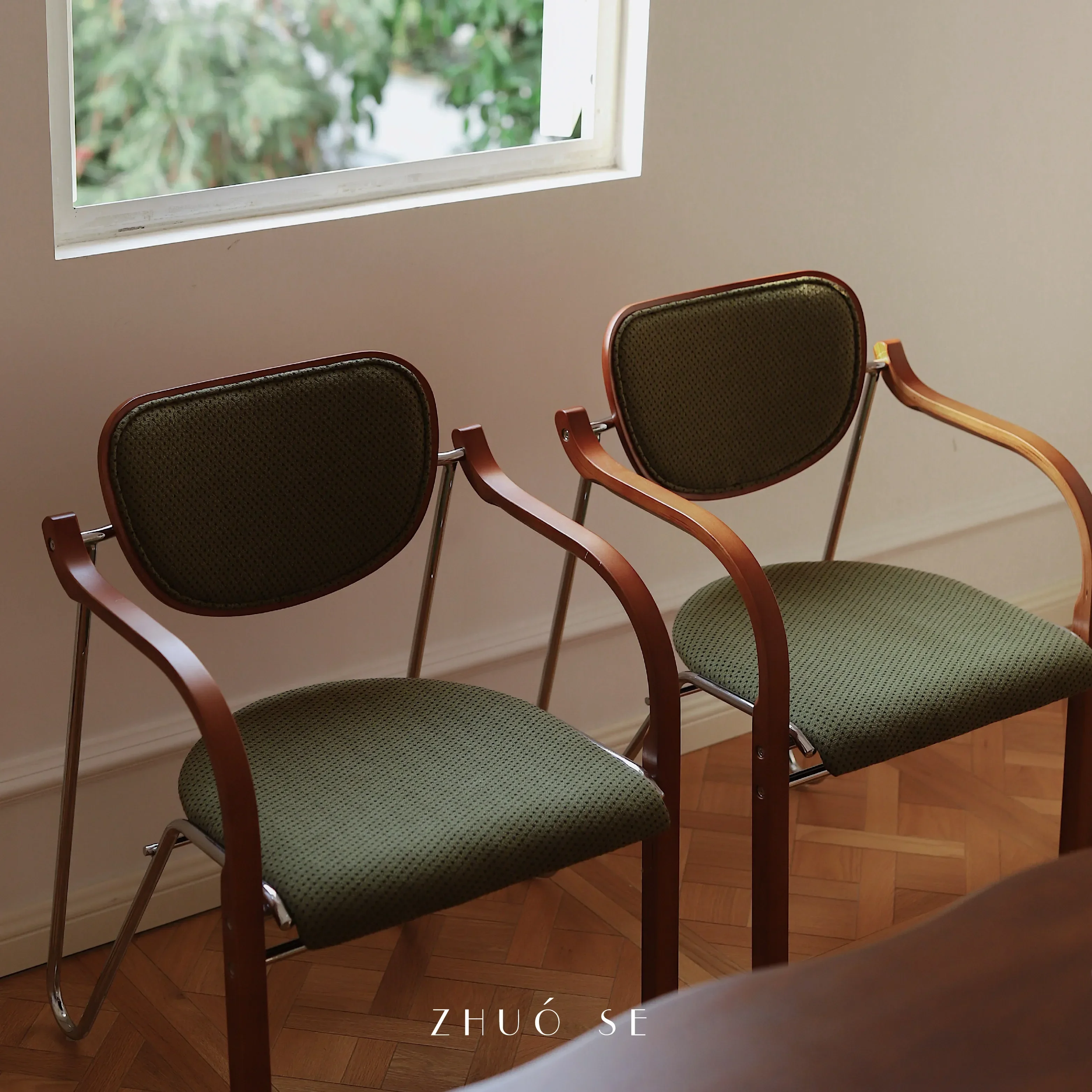 French retro dining chair solid wood armchair stainless steel soft bag chair back chair living room
French retro dining chair solid wood armchair stainless steel soft bag chair back chair living room