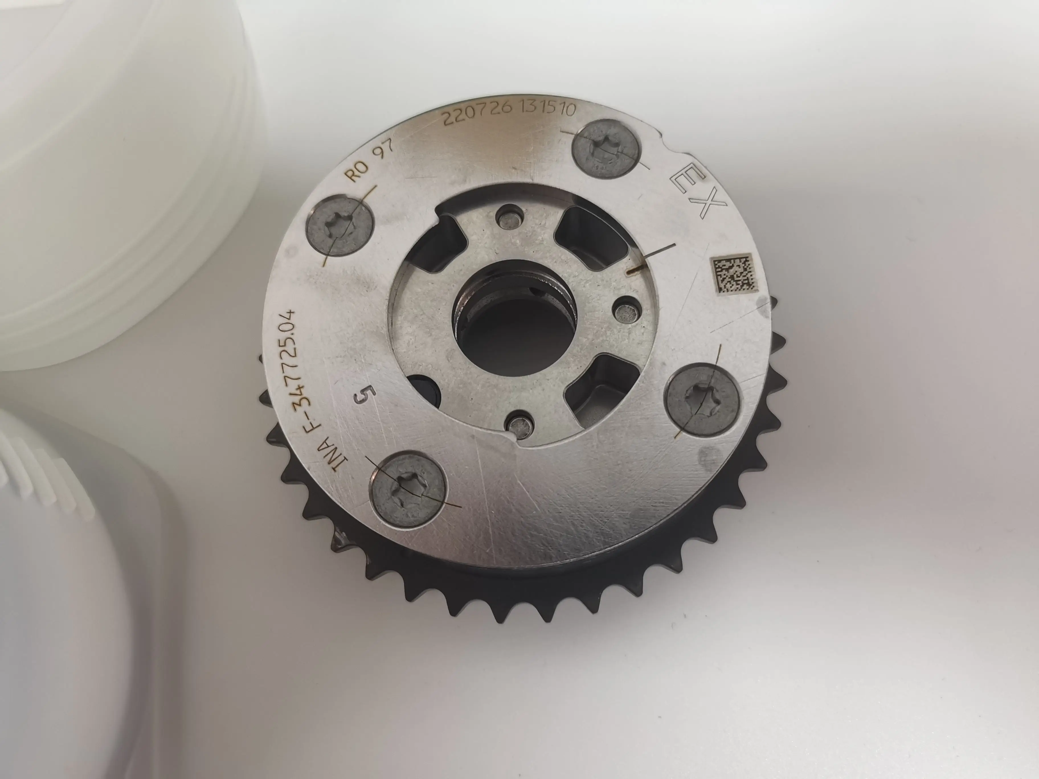 Для BMW 320I N20 N26 2,0 л Распределительный вал VVT Шестерня Впускной выпускной клапан Звездочка синхронизации Новые модели 1367583818 11367583819 
Для BMW 320I N20 N26 2,0 л Распределительный вал VVT Шестерня Впускной выпускной клапан Звездочка синхронизации Новые модели 1367583818 11367583819