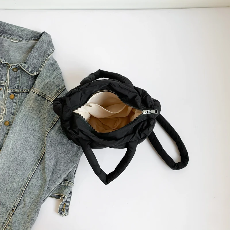 Puffer Tote Bag Soft Padded Shoulder Bag Lightweight Crossbody Bag Pillow Shopper Bag for Women Work Travel
Puffer Tote Bag Soft Padded Shoulder Bag Lightweight Crossbody Bag Pillow Shopper Bag for Women Work Travel