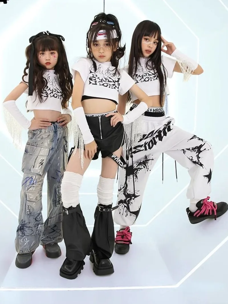 Girls' jazz dance, street dance, hip-hop children's short style tassel sequin vest sleeves performance suit set
Girls' jazz dance, street dance, hip-hop children's short style tassel sequin vest sleeves performance suit set