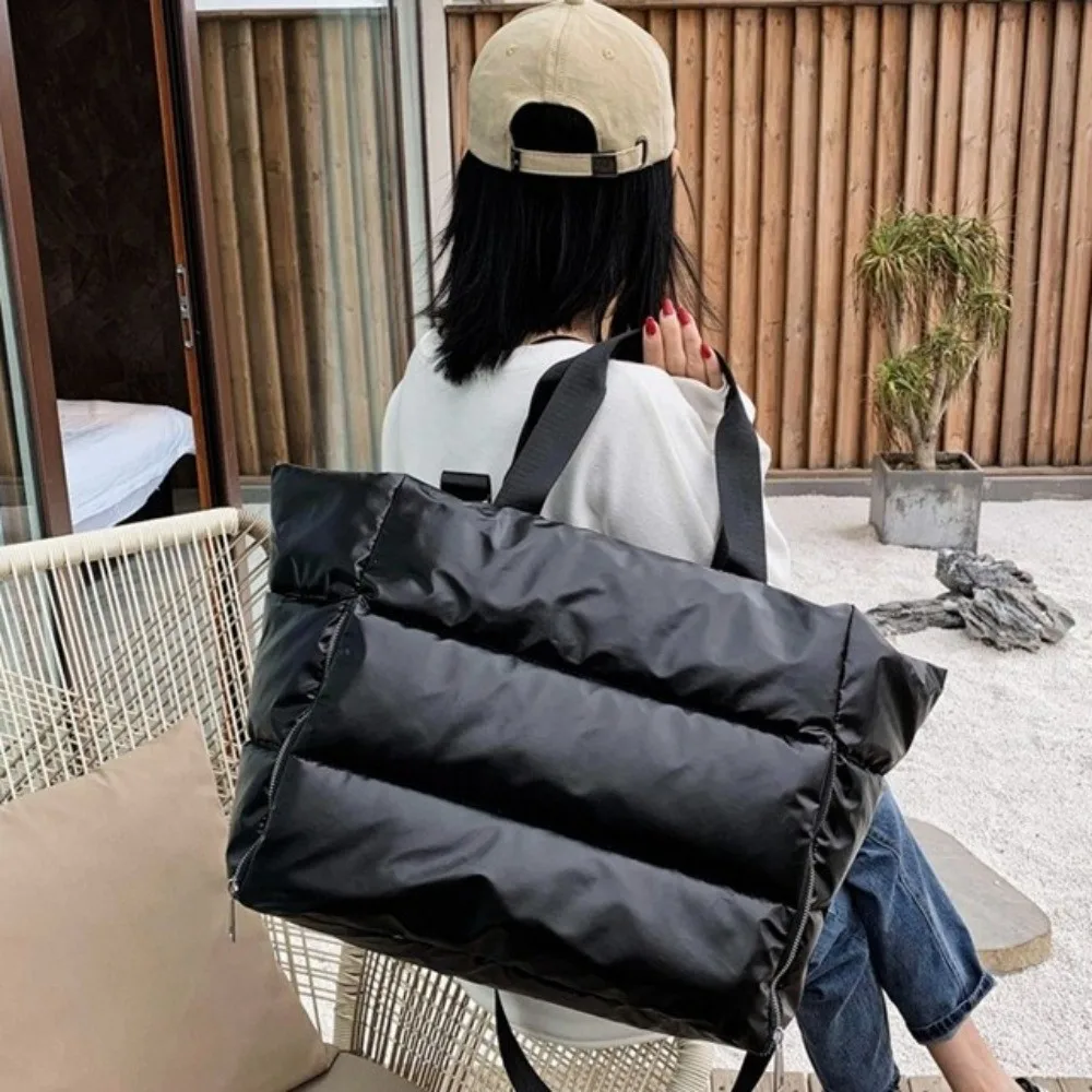 Fashion Solid Color Travel Tote Bag Nylon Large Capacity Gym Sports Bag Soft Shoulder With Handle Yoga Mat Bag Swimming
Fashion Solid Color Travel Tote Bag Nylon Large Capacity Gym Sports Bag Soft Shoulder With Handle Yoga Mat Bag Swimming