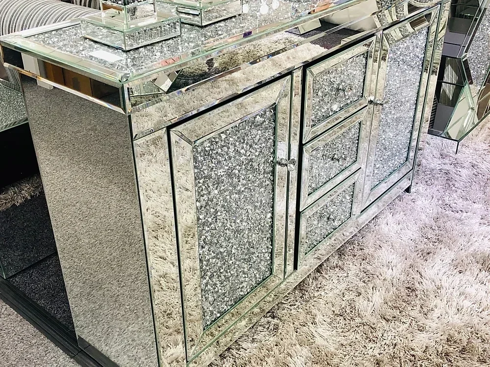 -Wholesale Price Modern Luxury Silver Sparkly Crushed Diamond Mirrored Two Doors Sideboard Cabinet Console Table For Home Hotel
-Wholesale Price Modern Luxury Silver Sparkly Crushed Diamond Mirrored Two Doors Sideboard Cabinet Console Table For Home Hotel