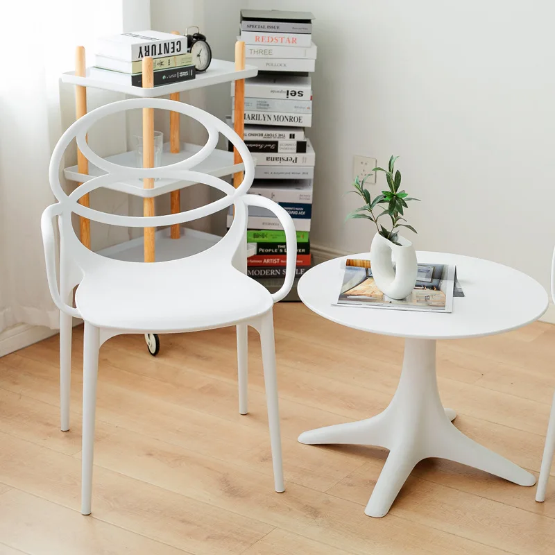 Modern minimalist design indoor outdoor circle dining chair personalized single leisure chair cafe
Modern minimalist design indoor outdoor circle dining chair personalized single leisure chair cafe