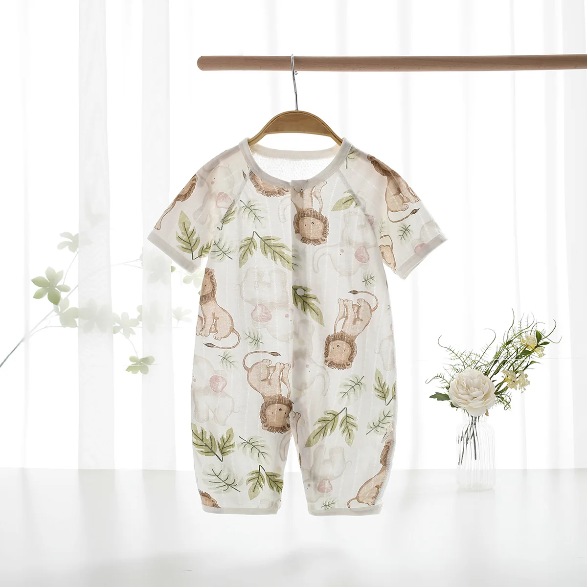 Short-sleeved Trousers Onesie Baby Air-conditioned Clothes Summer Thin Pajamas Pure Cotton Baby Summer Clothes Mesh
Short-sleeved Trousers Onesie Baby Air-conditioned Clothes Summer Thin Pajamas Pure Cotton Baby Summer Clothes Mesh