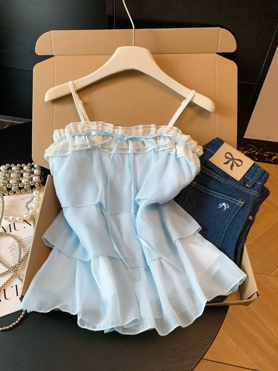 Blue Sleeveless Chiffon Top Women's Summer New Style This Year Popular Lace Collar Color Block Shoulder Baring Strap Top
Blue Sleeveless Chiffon Top Women's Summer New Style This Year Popular Lace Collar Color Block Shoulder Baring Strap Top