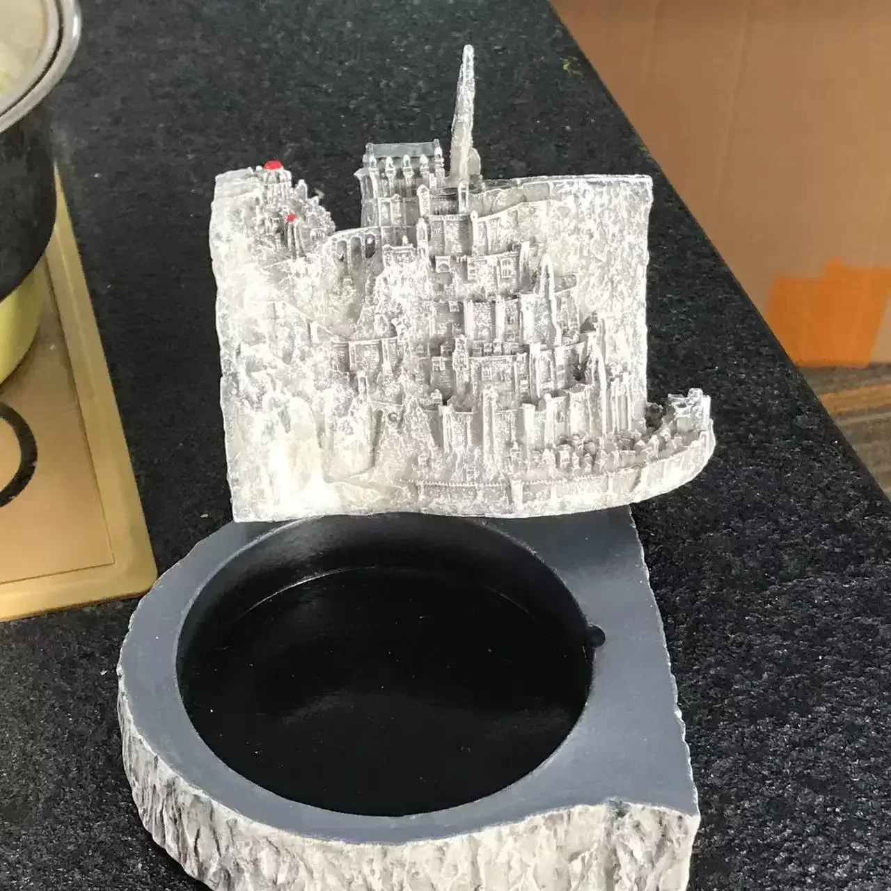 High quality film Lord action figures Minas Tirith resin statue toys collection model copper imitation novelty ashtray best gift
High quality film Lord action figures Minas Tirith resin statue toys collection model copper imitation novelty ashtray best gift