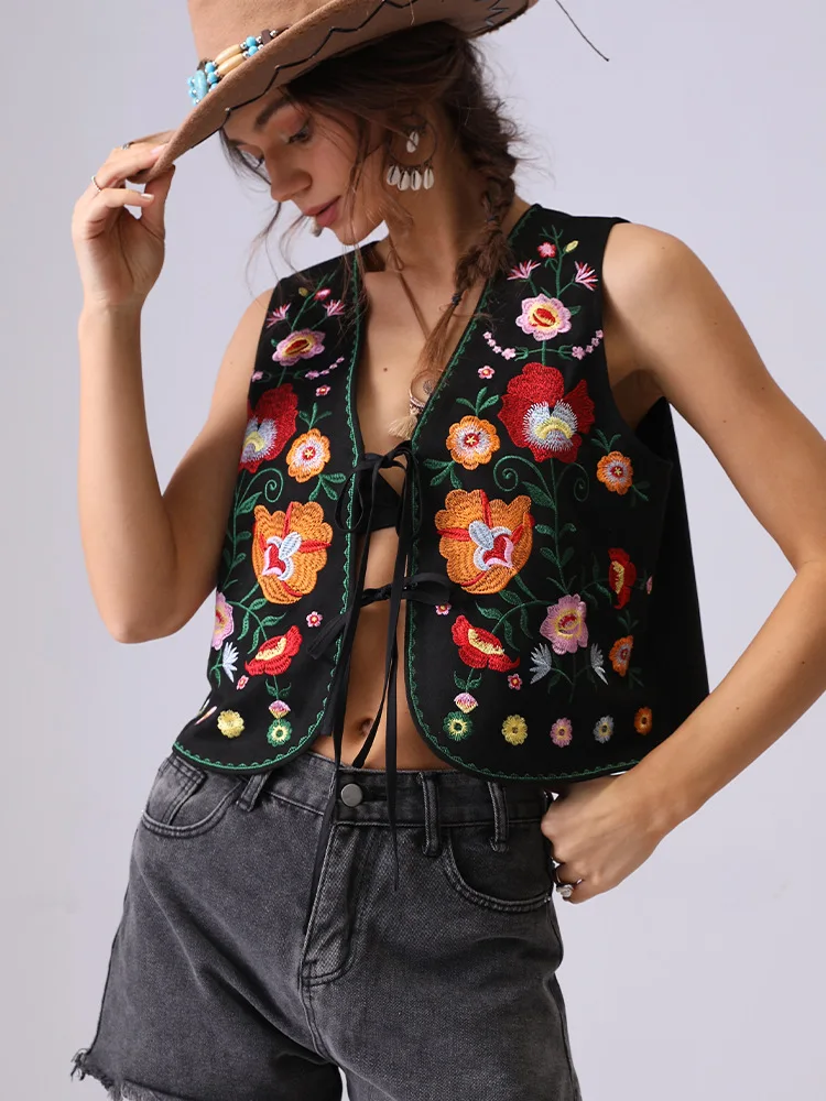 Retro Ethnic Style Flower Embroidered Vest V-neck Lace-up Sleeveless Vest Summer Casual Top
Retro Ethnic Style Flower Embroidered Vest V-neck Lace-up Sleeveless Vest Summer Casual Top