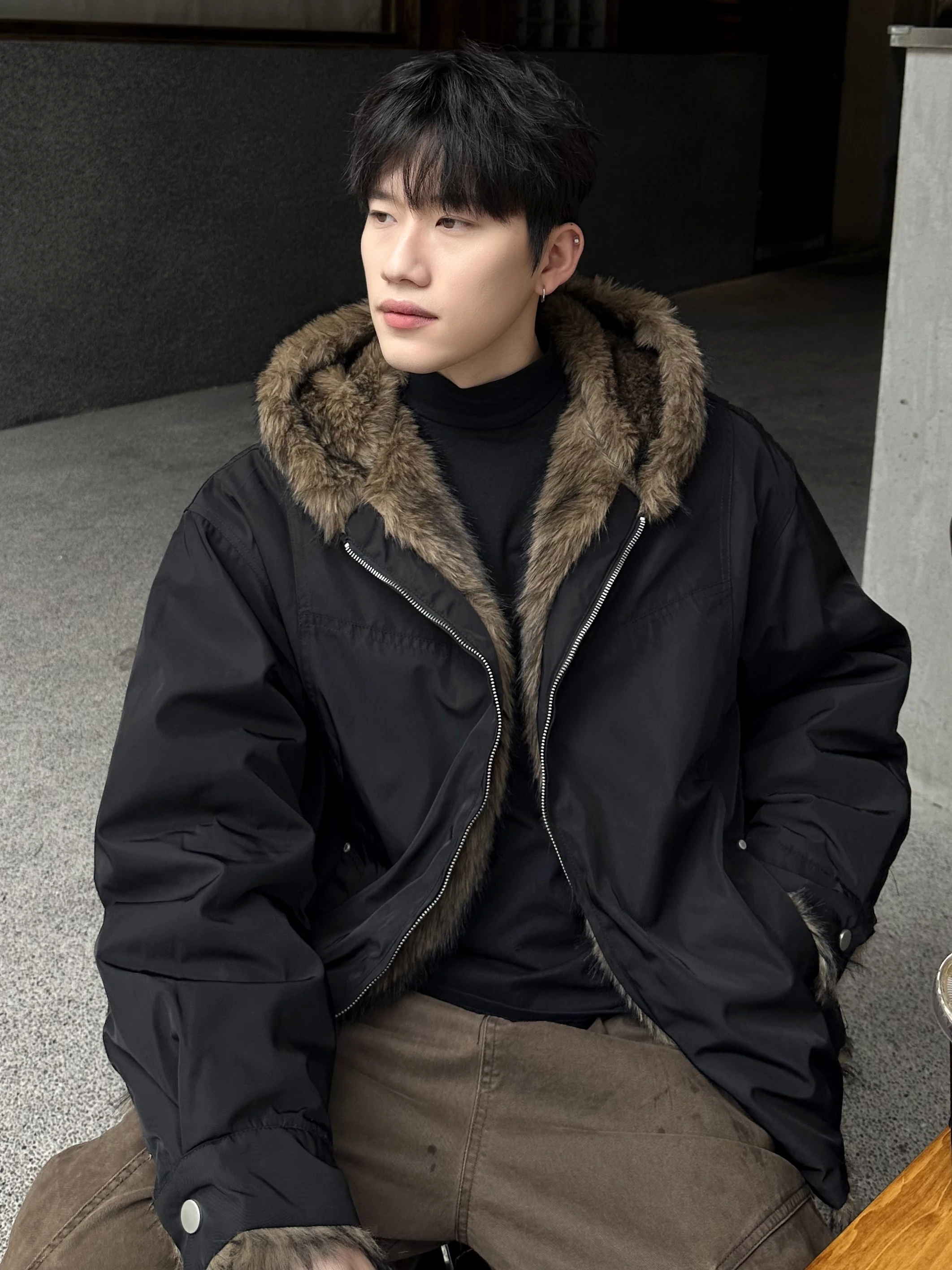 Мужская зимняя куртка American Sle Deconstructed Jaet из утолщенного хлопка: модный брендовый дизайн, теплая, с капюшоном
Мужская зимняя куртка American Sle Deconstructed Jaet из утолщенного хлопка: модный брендовый дизайн, теплая, с капюшоном