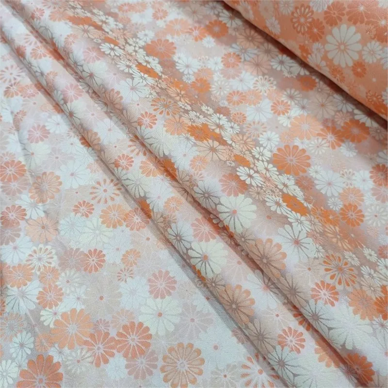 The new style of brocade cheongsam top is made wide silk fabric
The new style of brocade cheongsam top is made wide silk fabric