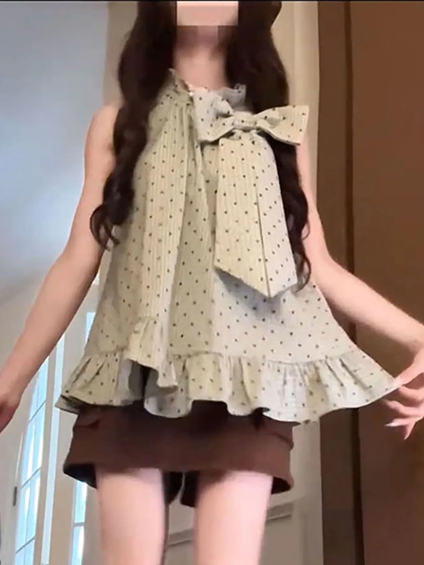 Summer 2026 Soft Pure School Uniform Style Knot Polka Dot Loose Top with Wrap around Short Skirt Two Piece Set
Summer 2026 Soft Pure School Uniform Style Knot Polka Dot Loose Top with Wrap around Short Skirt Two Piece Set