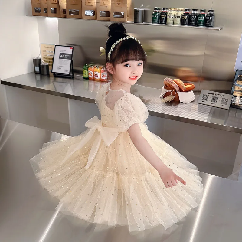 Girls' performance outfit, star mesh dress, new Korean style princess dress, one piece hair replacement children's clothing tren
Girls' performance outfit, star mesh dress, new Korean style princess dress, one piece hair replacement children's clothing tren